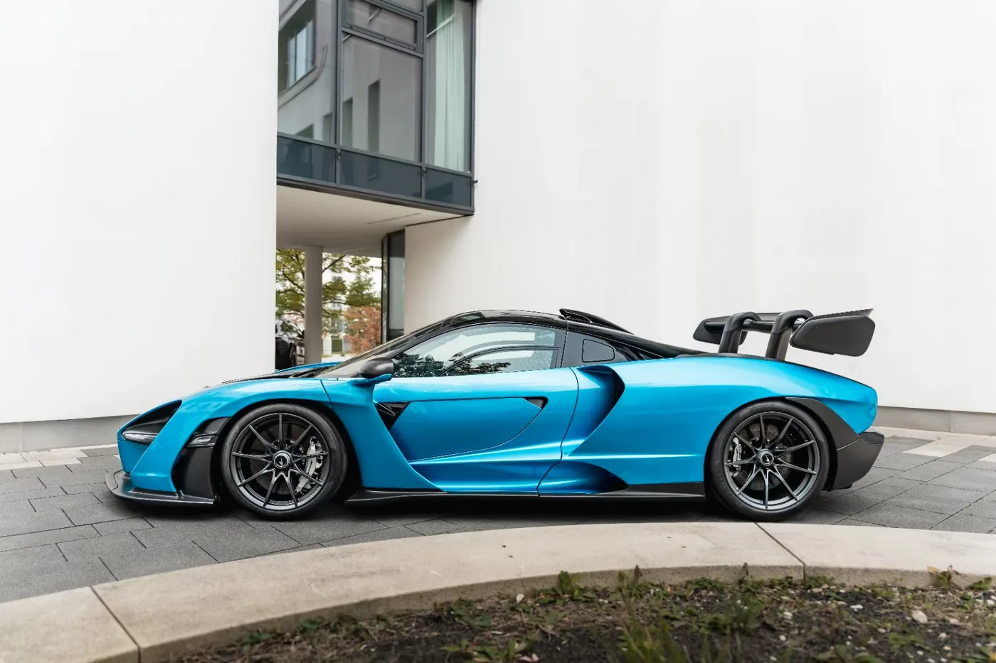 2019 McLaren Senna angeboten von einem Supersportwagenhändler in Munich, Deutschland, Foto 3 von 15