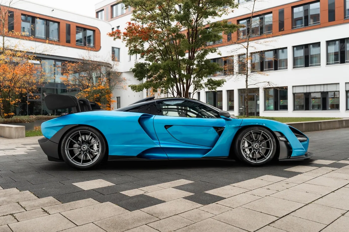 2019 McLaren Senna angeboten von einem Supersportwagenhändler in Munich, Deutschland, Foto 7 von 15