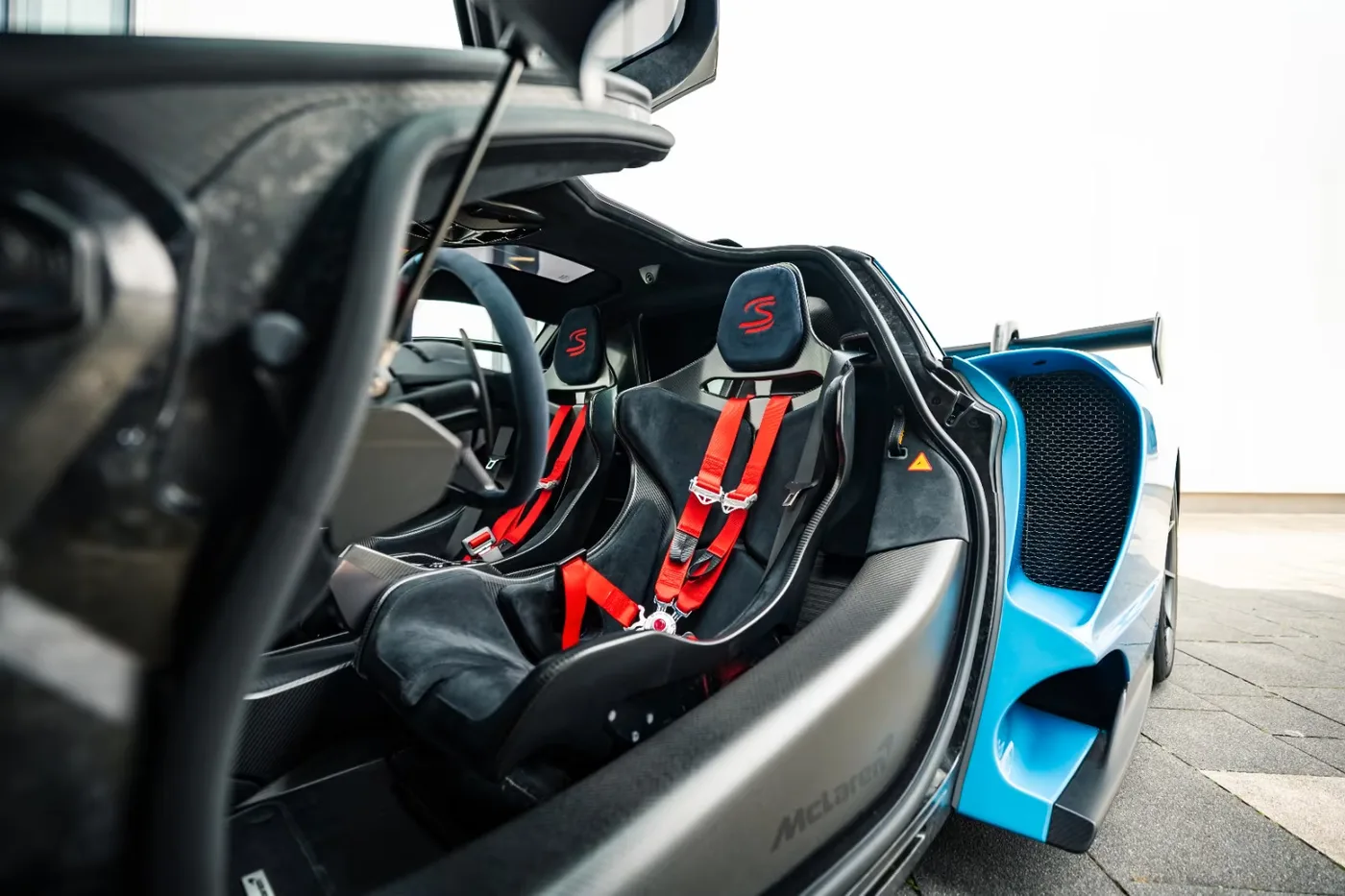 2019 McLaren Senna angeboten von einem Supersportwagenhändler in Munich, Deutschland, Foto 10 von 15
