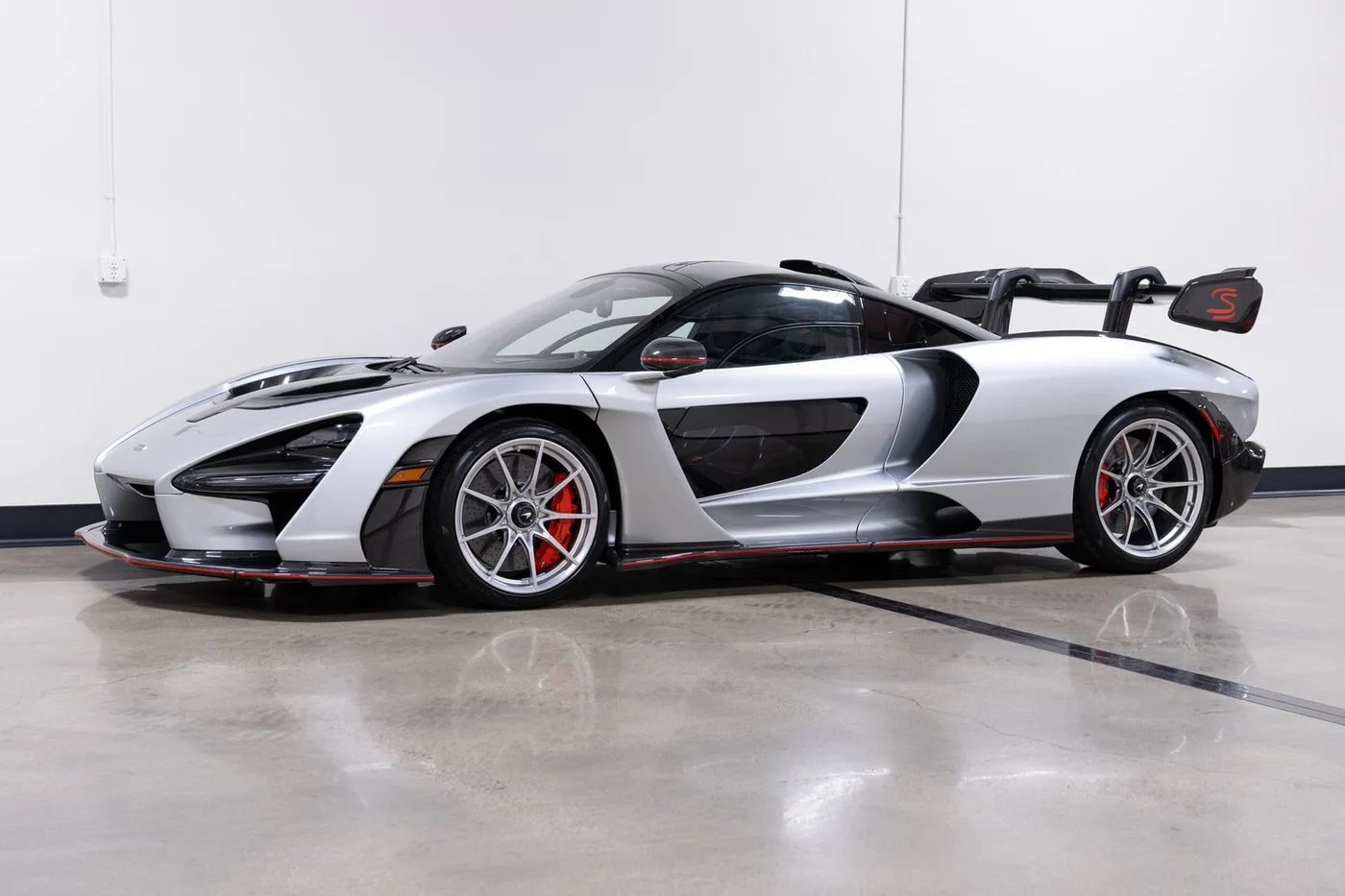 2019 McLaren Senna verkauft von einem Fachhändler in Costa Mesa, Vereinigte Staaten, Foto 5 von 15