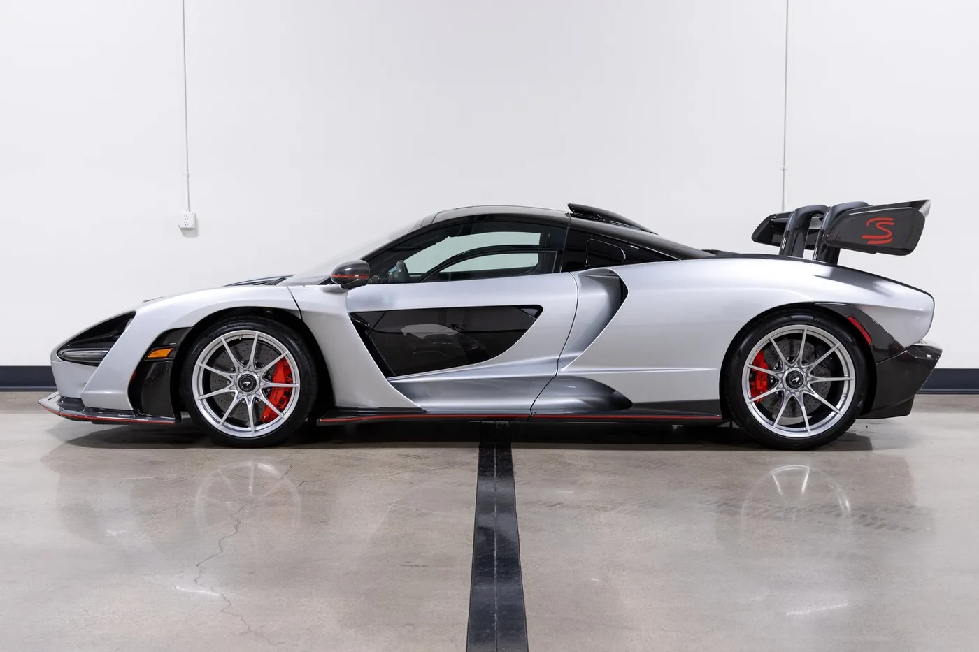 2019 McLaren Senna verkauft von einem Fachhändler in Costa Mesa, Vereinigte Staaten, Foto 6 von 15