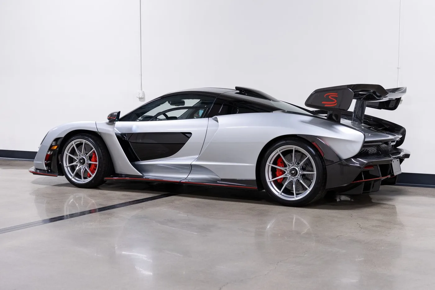 2019 McLaren Senna verkauft von einem Fachhändler in Costa Mesa, Vereinigte Staaten, Foto 7 von 15