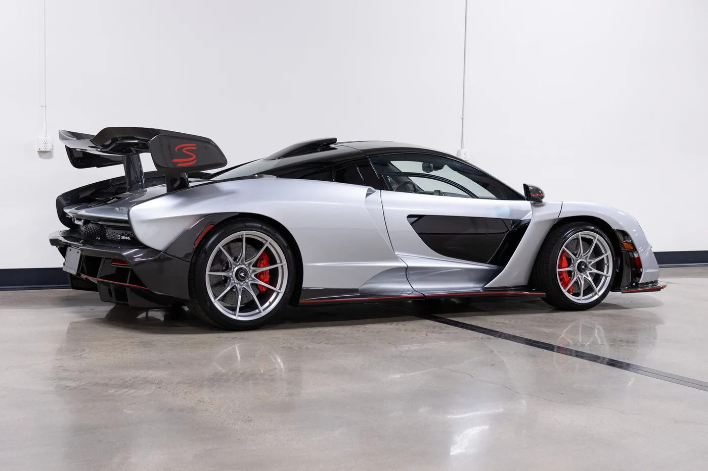 2019 McLaren Senna verkauft von einem Fachhändler in Costa Mesa, Vereinigte Staaten, Foto 8 von 15