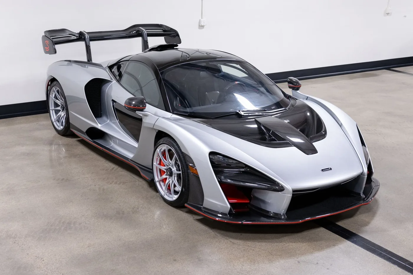 2019 McLaren Senna verkauft von einem Fachhändler in Costa Mesa, Vereinigte Staaten, Foto 11 von 15