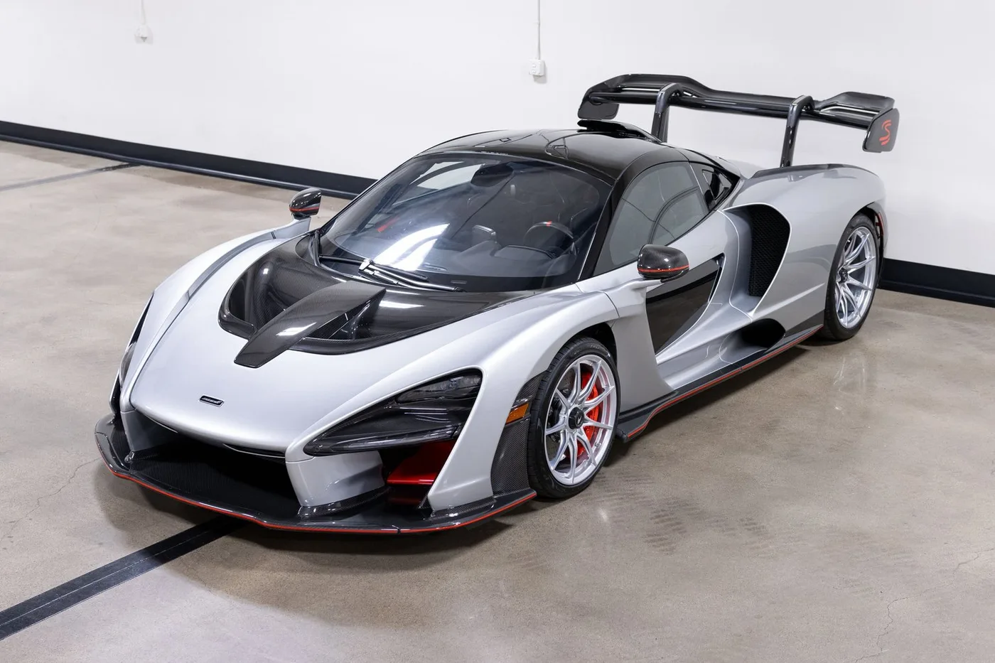2019 McLaren Senna verkauft von einem Fachhändler in Costa Mesa, Vereinigte Staaten, Foto 13 von 15