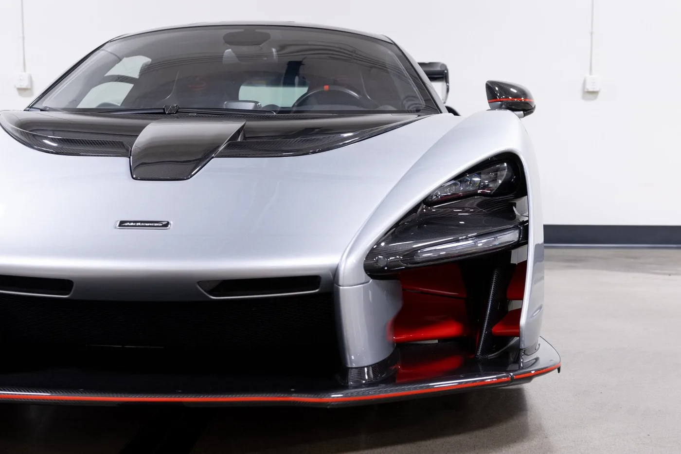 2019 McLaren Senna verkauft von einem Fachhändler in Costa Mesa, Vereinigte Staaten, Foto 14 von 15