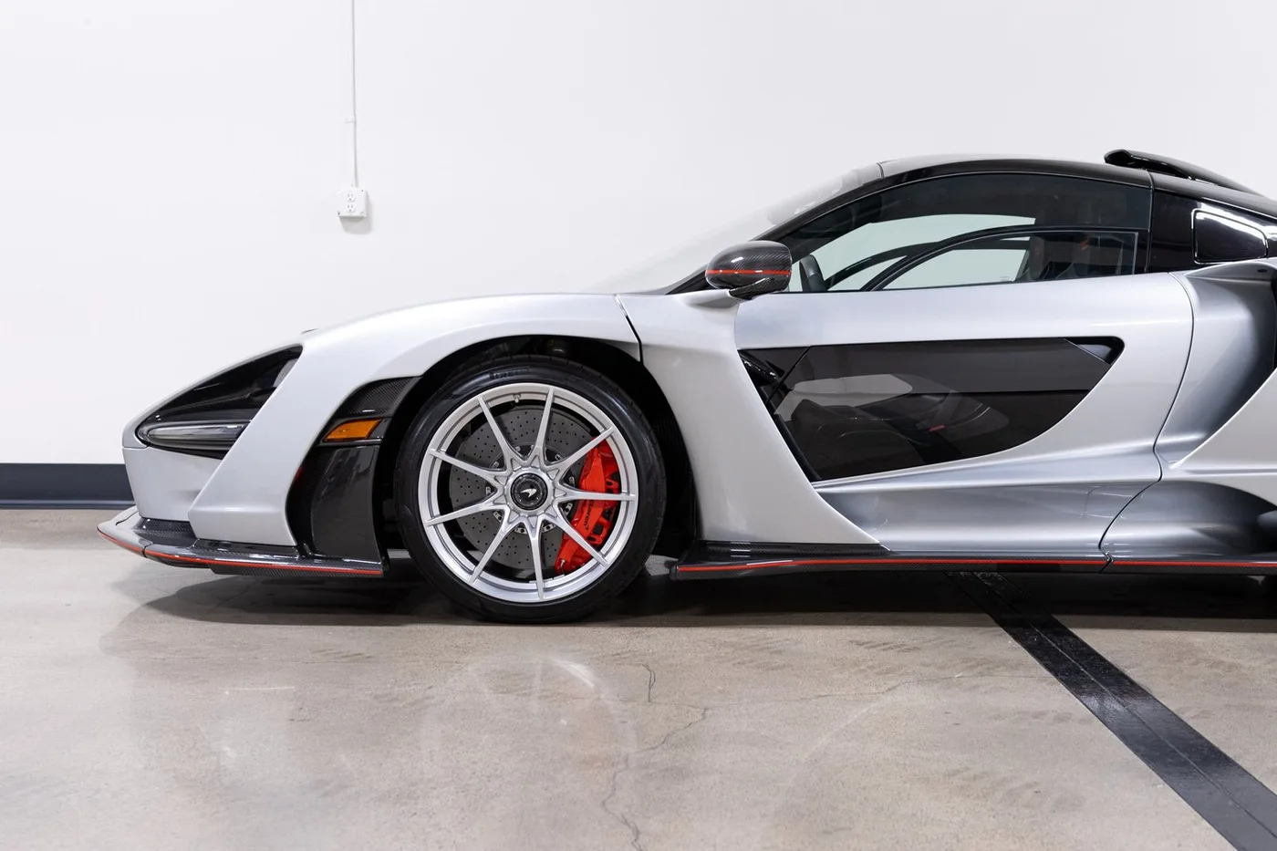 2019 McLaren Senna verkauft von einem Fachhändler in Costa Mesa, Vereinigte Staaten, Foto 15 von 15