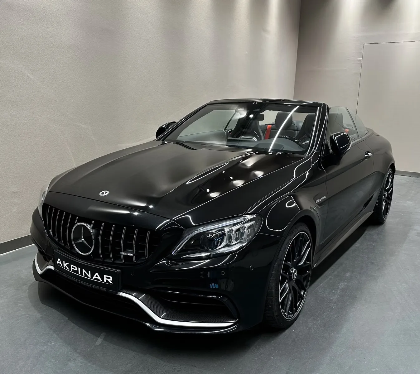2019 Mercedes-AMG C 63 S Cabriolet offered by a specialist dealer in Holzgerlingen, Germany, main photo