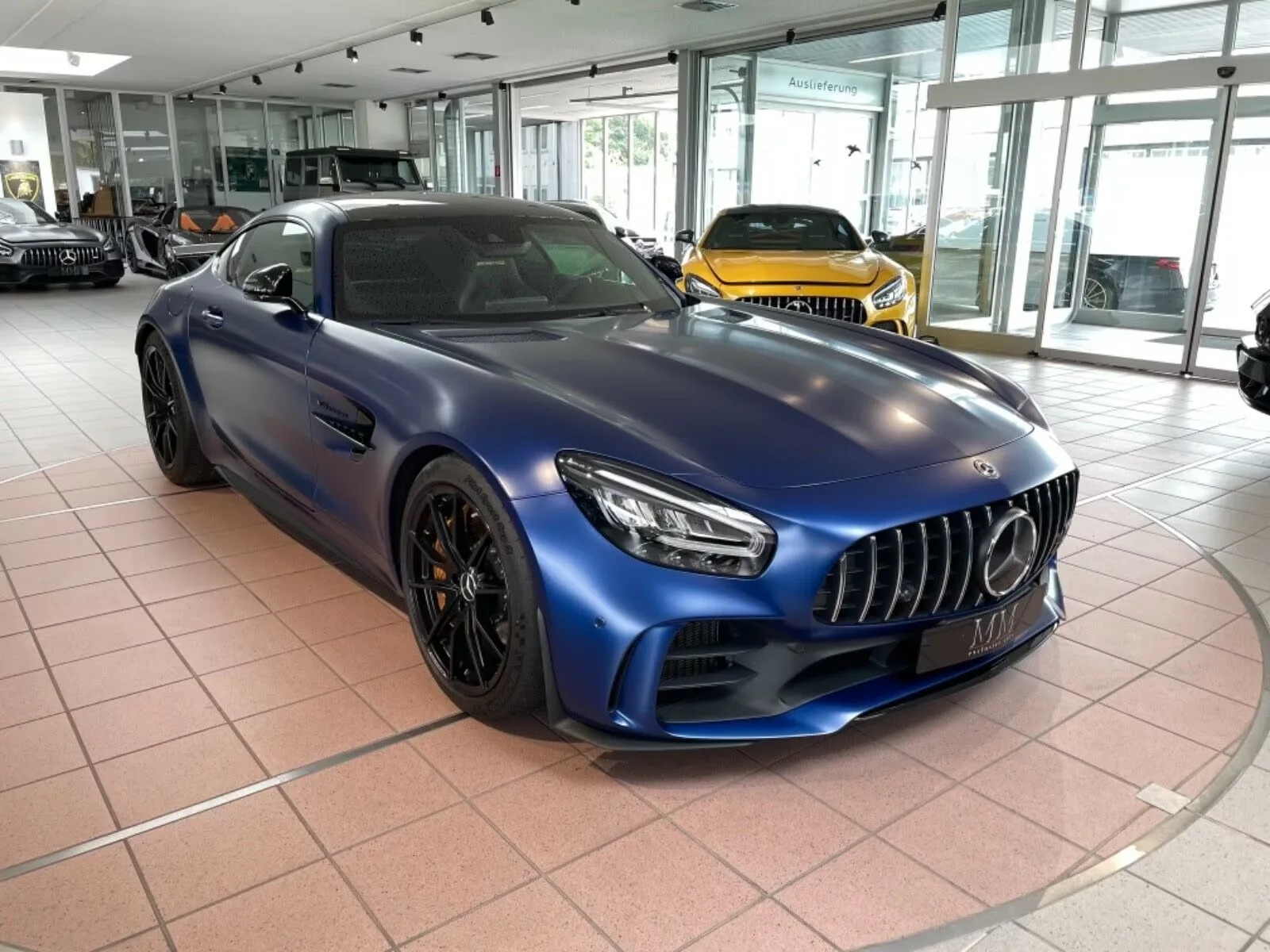 2019 Mercedes-AMG GT R proposée par un concessionnaire spécialisé à Hannover, Allemagne, photo principale