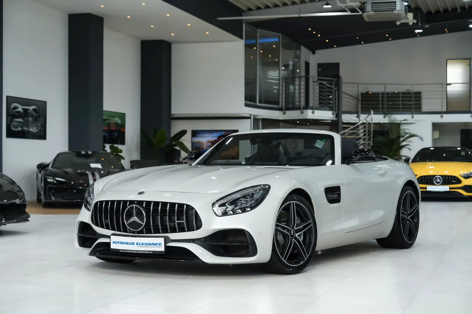 2019 Mercedes-AMG GT Roadster angeboten von einem Fachhändler in Köln, Deutschland, Hauptfoto