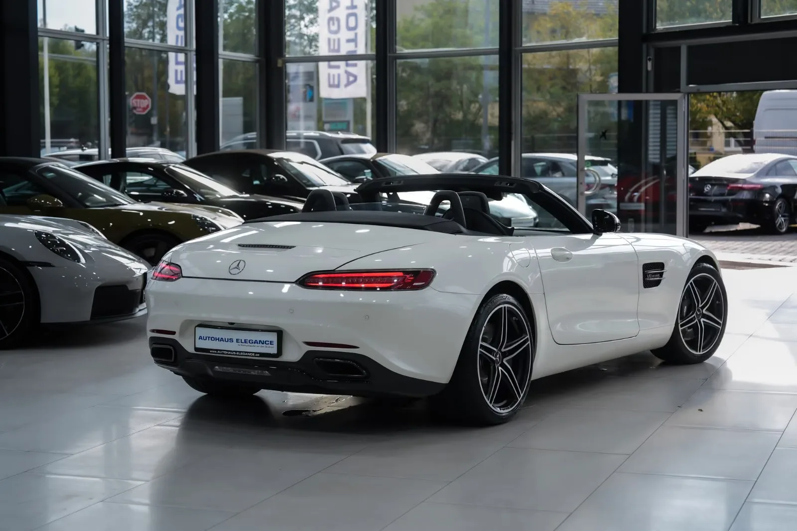 2019 Mercedes-AMG GT Roadster, 2/30
