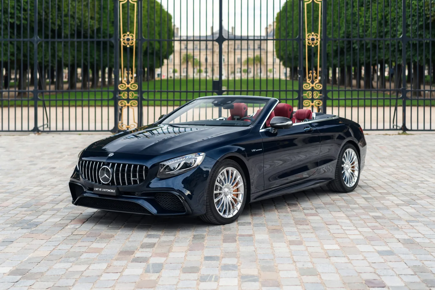 2019 Mercedes-AMG S 65 Cabriolet proposée par un concessionnaire spécialisé à Paris, France, photo principale