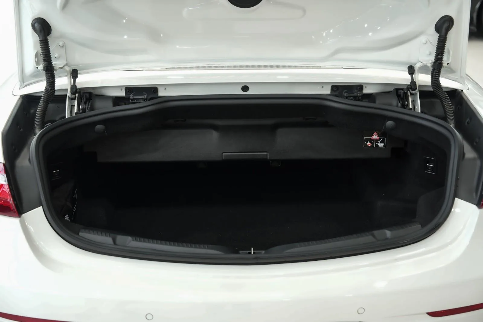 2019 Mercedes-Benz E 220 d Cabriolet, Avantgarde, 26/30