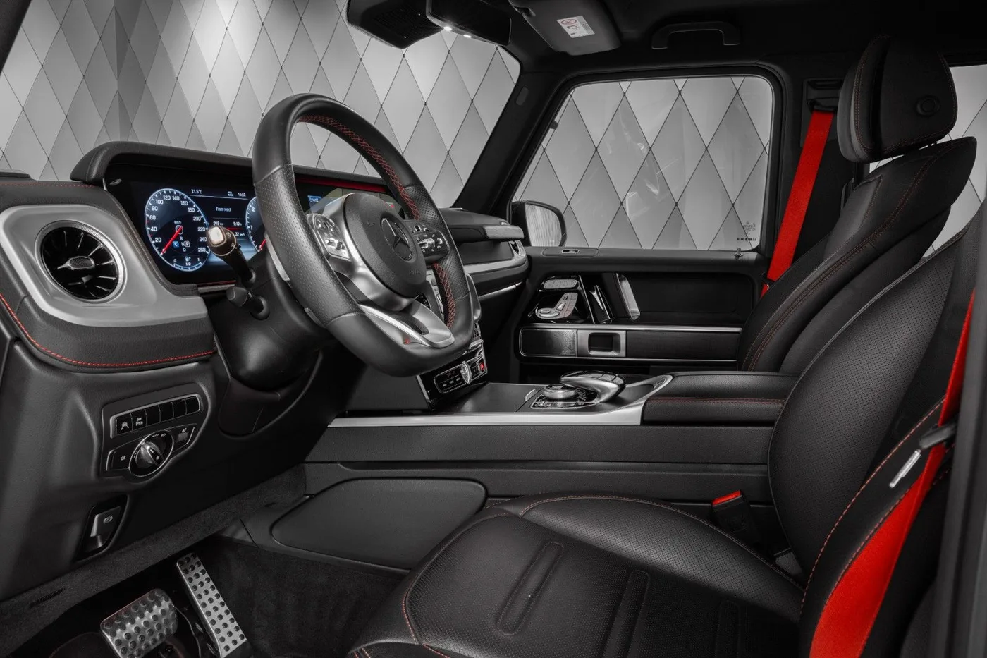 2019 Mercedes-Benz G 350 d AMG Line angeboten von einem Supersportwagenhändler in Schenefeld, Deutschland, Foto 13 von 25