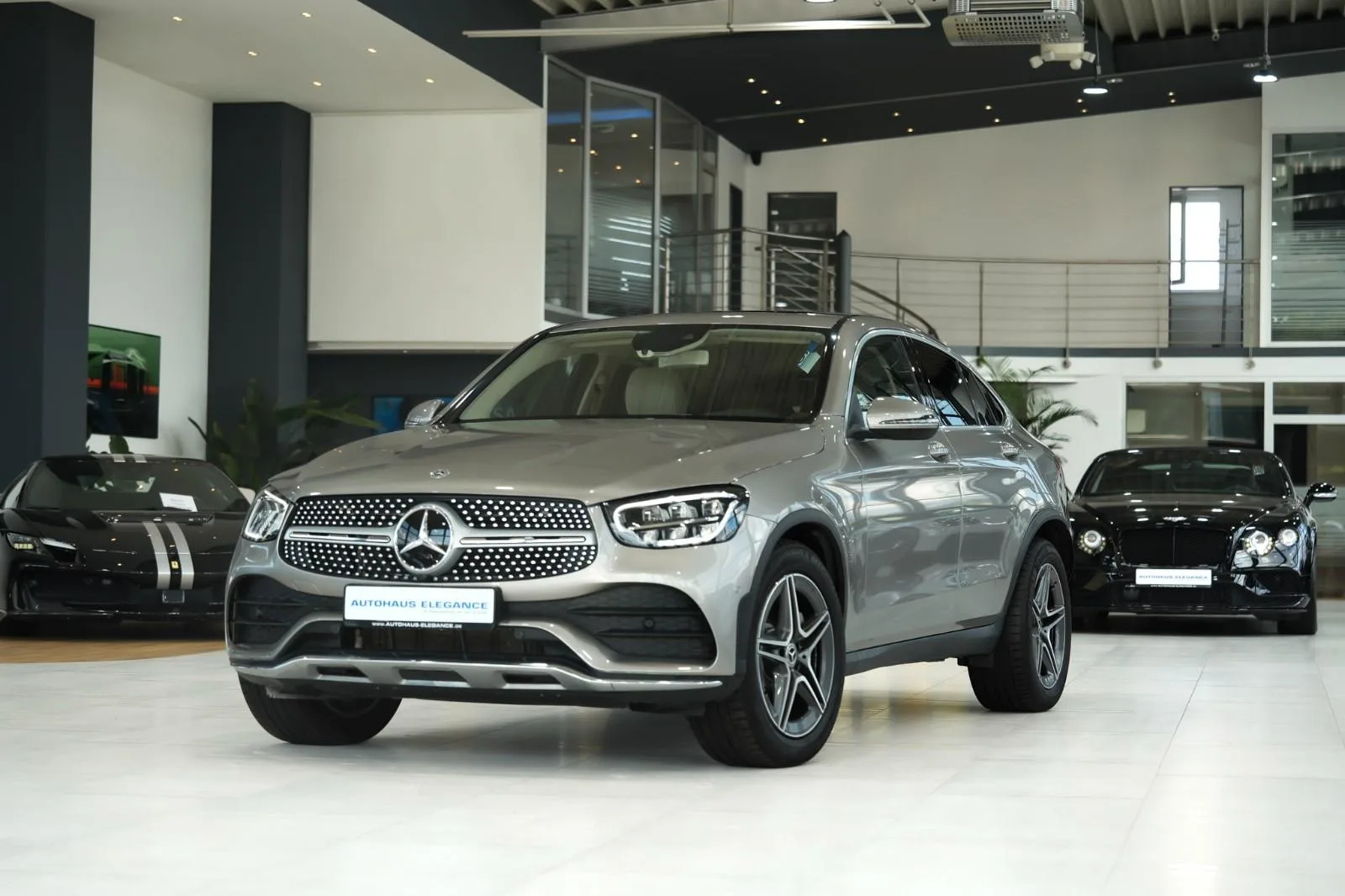2019 Mercedes-Benz GLC 200 4MATIC Coupé, AMG Line angeboten von einem Fachhändler in Köln, Deutschland, Hauptfoto