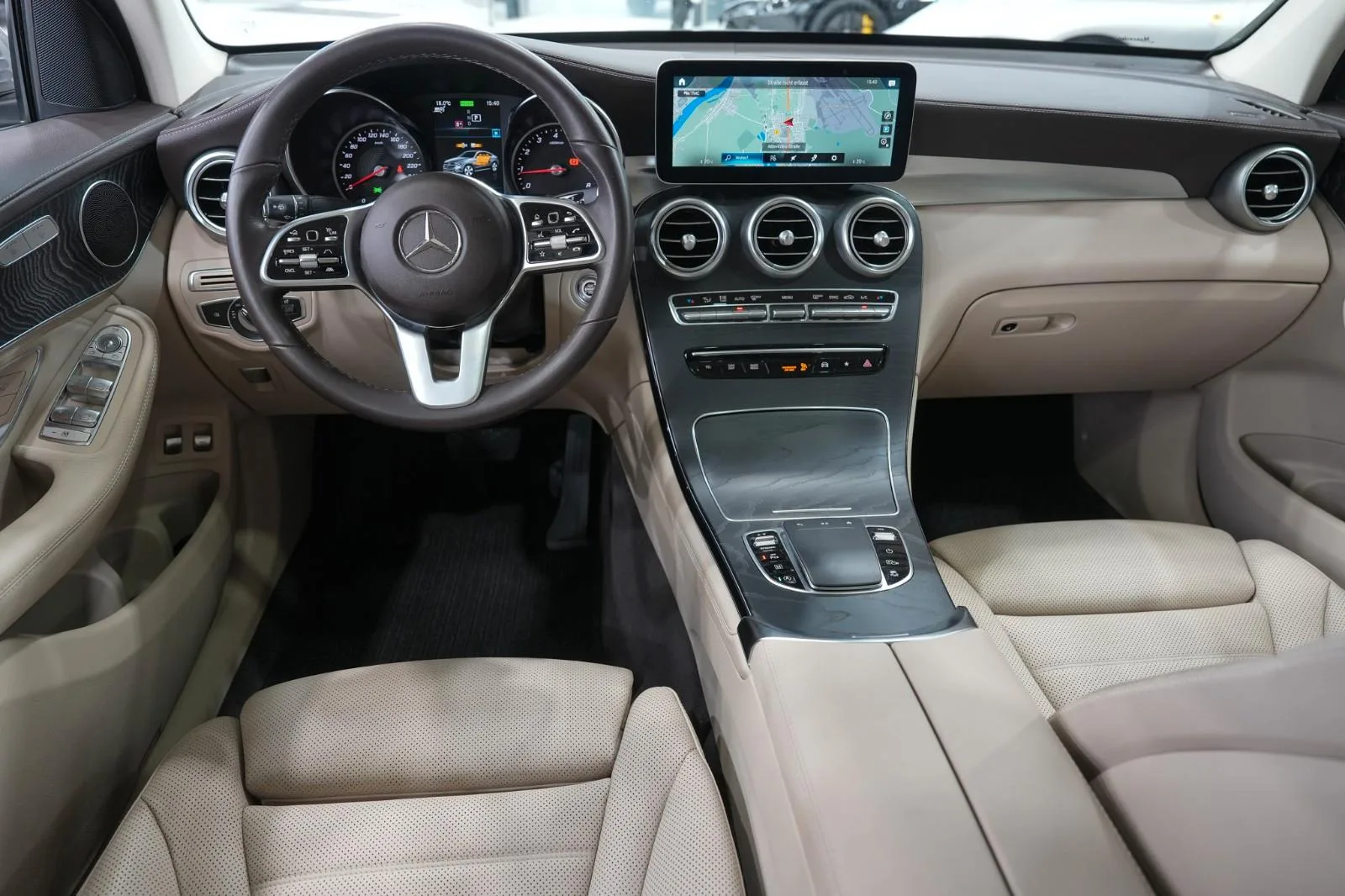 2019 Mercedes-Benz GLC 200 4MATIC Coupé, AMG Line, 13/23