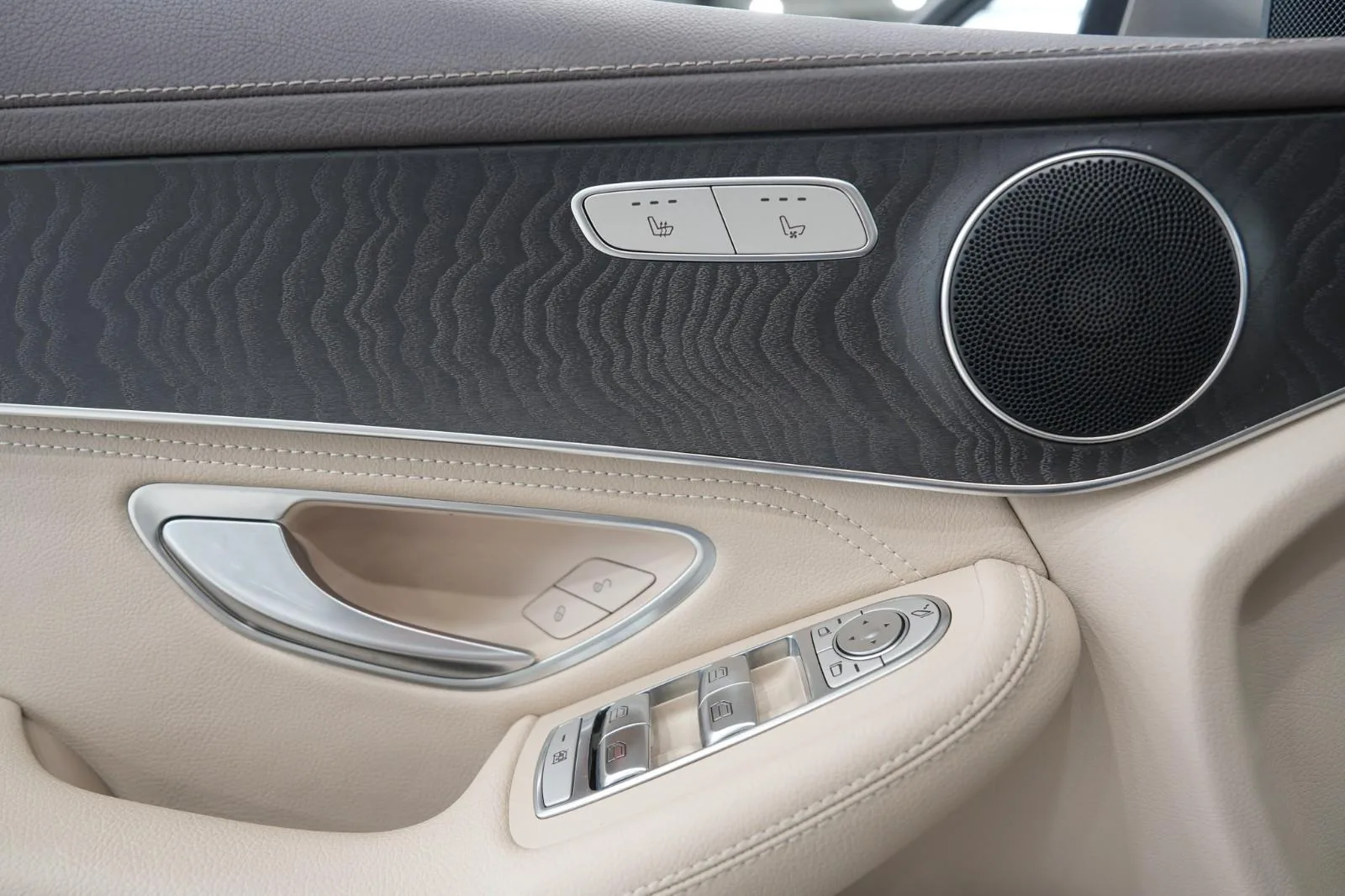 2019 Mercedes-Benz GLC 200 4MATIC Coupé, AMG Line, 18/23