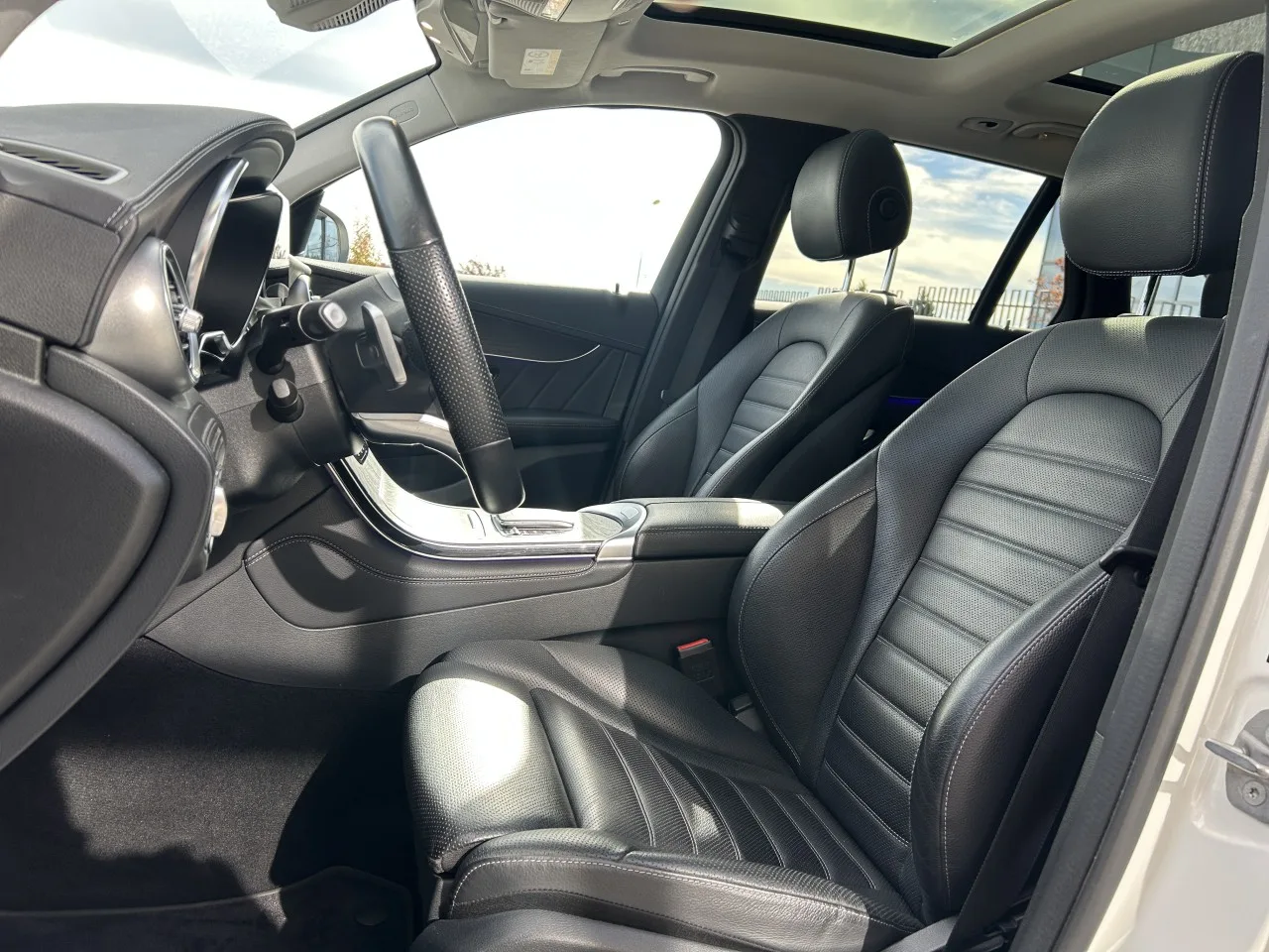 2019 Mercedes-Benz GLC 300 d 4MATIC, AMG Line, 12/30