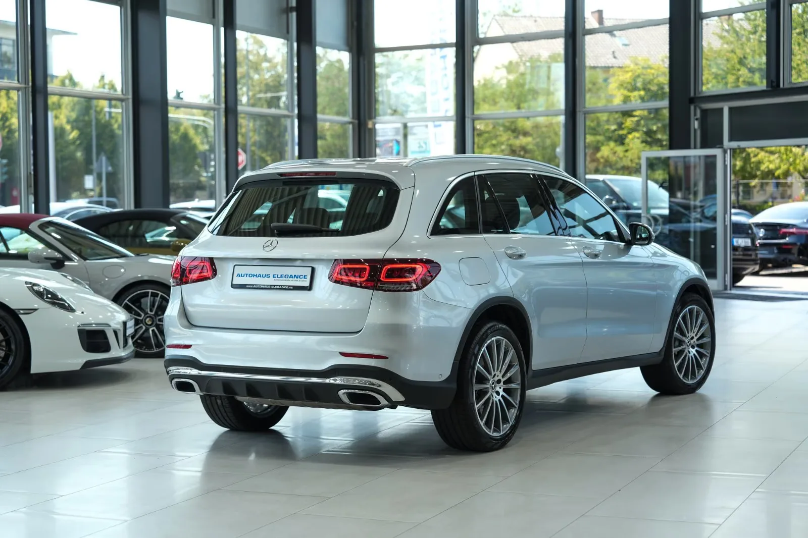 2019 Mercedes-Benz GLC 300 4MATIC, AMG Line, 2/26