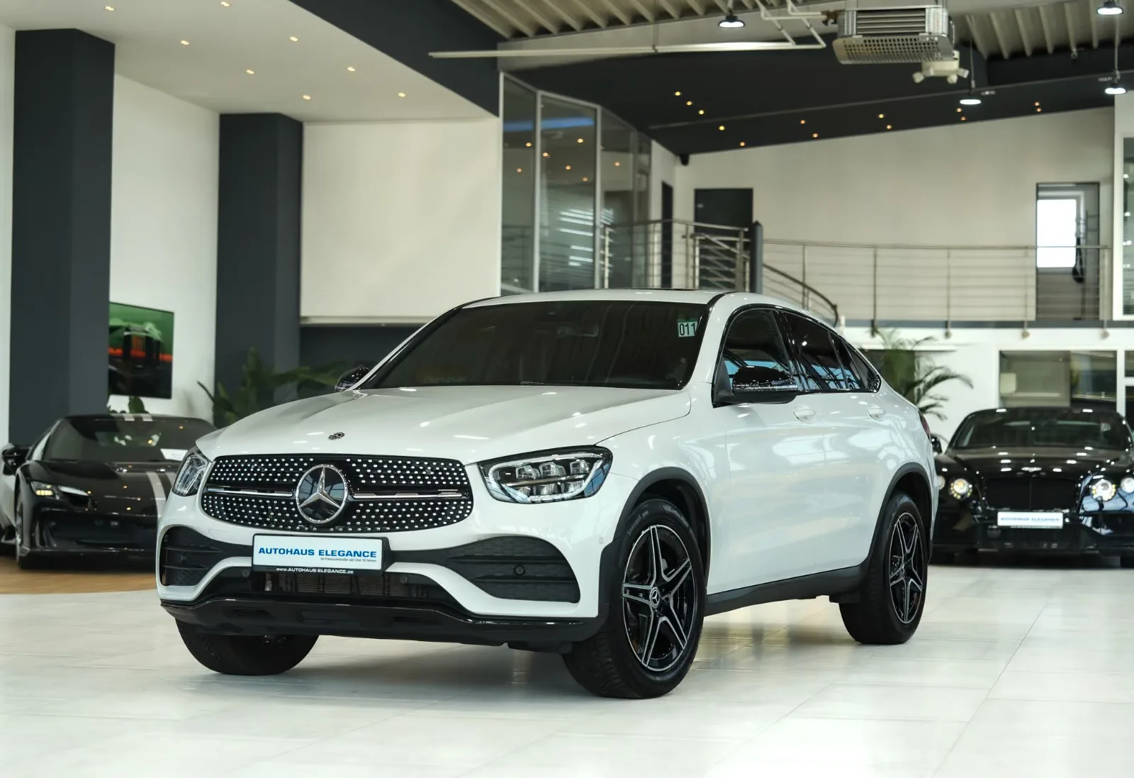2019 Mercedes-Benz GLC 300 4MATIC Coupé, AMG Line angeboten von einem Fachhändler in Köln, Deutschland, Hauptfoto