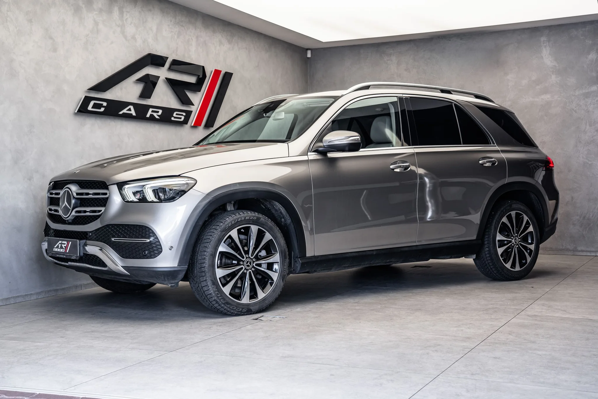 2019 Mercedes-Benz GLE 300 angeboten von einem Fachhändler in Ostrava, Tschechien, Hauptfoto
