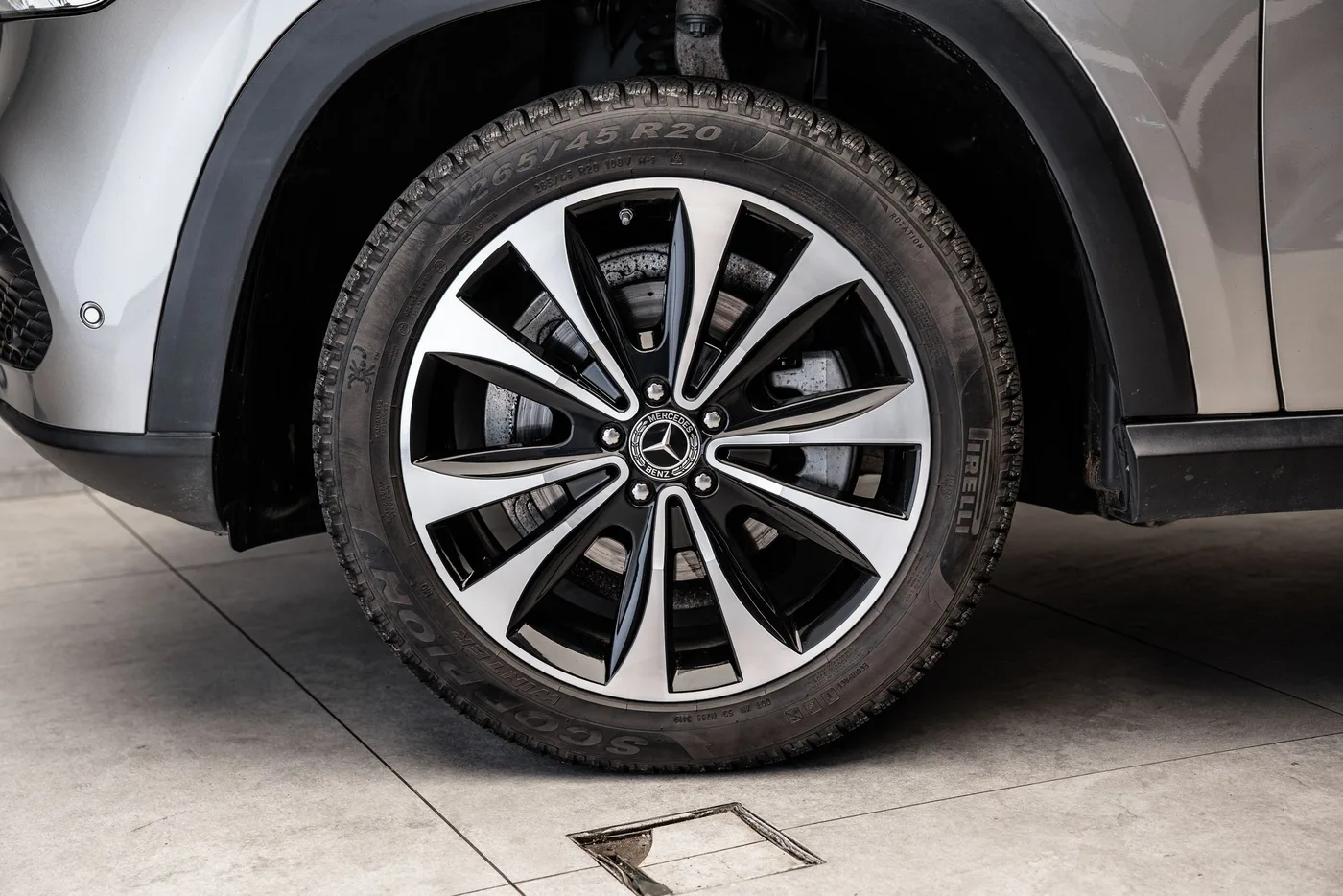 2019 Mercedes-Benz GLE 300 proposée par un concessionnaire spécialisé à Ostrava, Tchéquie, photo 2 sur 25