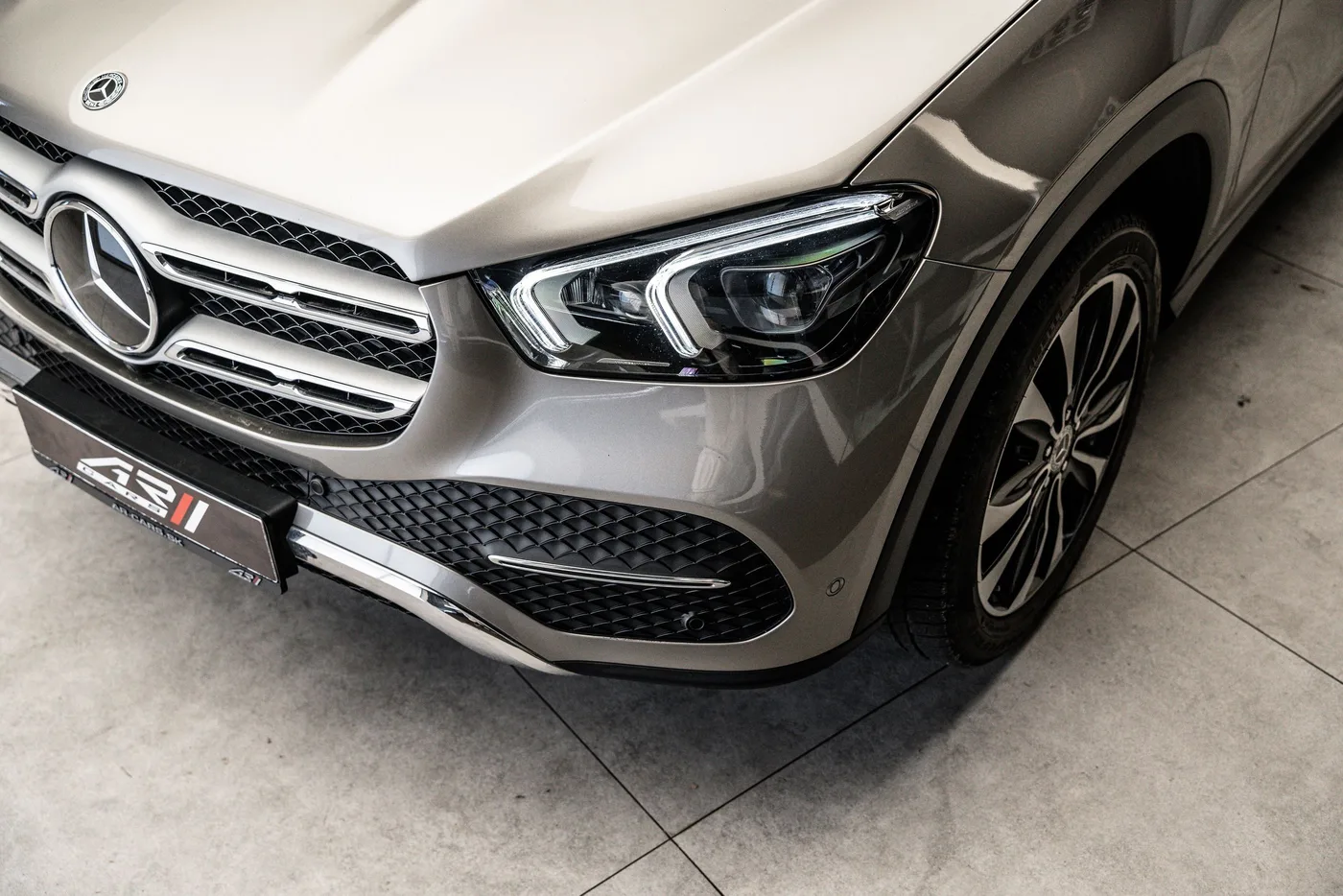 2019 Mercedes-Benz GLE 300 proposée par un concessionnaire spécialisé à Ostrava, Tchéquie, photo 8 sur 25