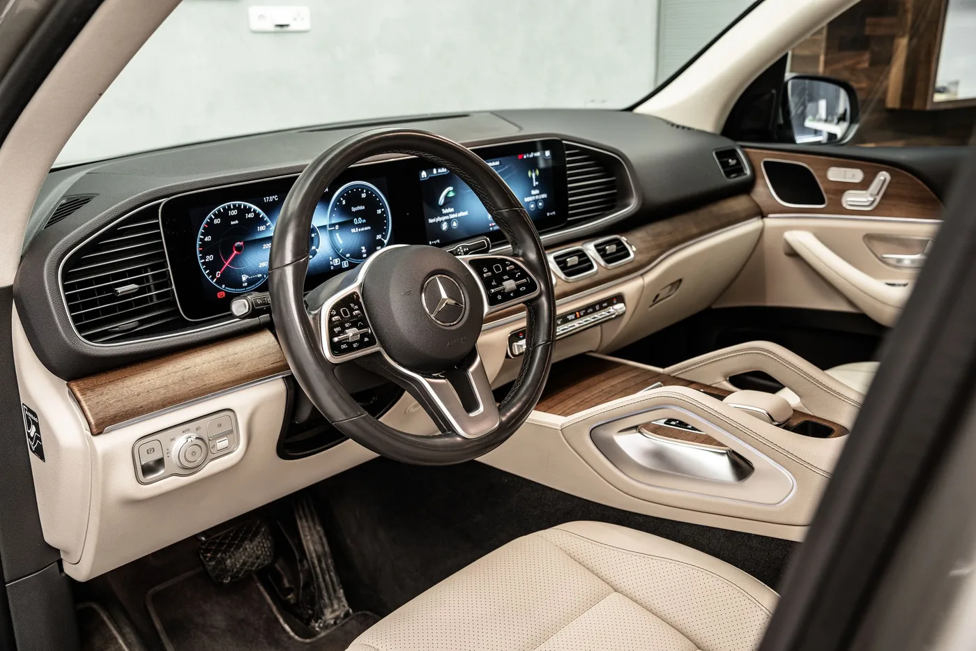 2019 Mercedes-Benz GLE 300 proposée par un concessionnaire spécialisé à Ostrava, Tchéquie, photo 13 sur 25