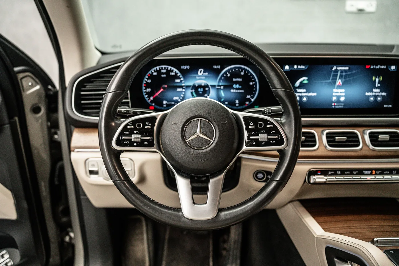 2019 Mercedes-Benz GLE 300 proposée par un concessionnaire spécialisé à Ostrava, Tchéquie, photo 24 sur 25