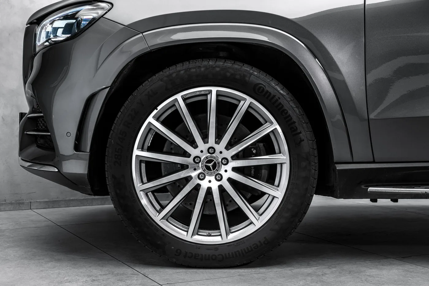 2019 Mercedes-Benz GLS 350 d 4MATIC offered by a specialist dealer in Ostrava, Czechia, photo 2 of 15
