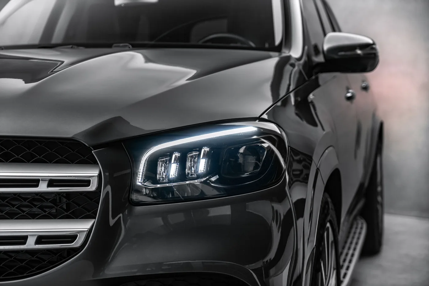 2019 Mercedes-Benz GLS 350 d 4MATIC offered by a specialist dealer in Ostrava, Czechia, photo 9 of 15