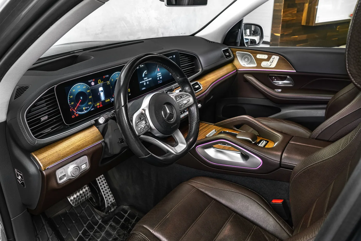 2019 Mercedes-Benz GLS 350 d 4MATIC offered by a specialist dealer in Ostrava, Czechia, photo 12 of 15