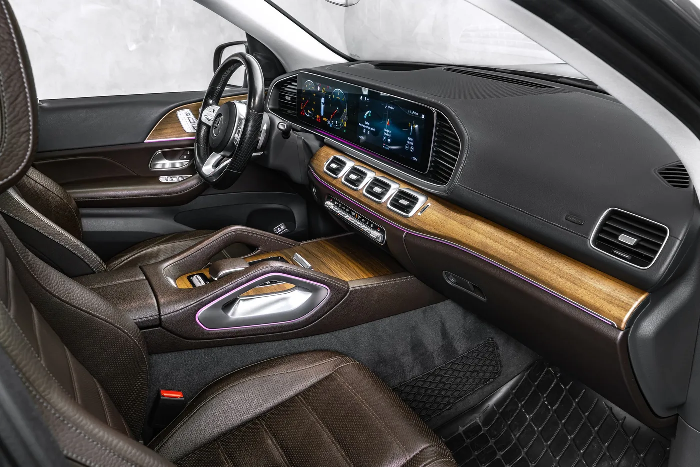 2019 Mercedes-Benz GLS 350 d 4MATIC offered by a specialist dealer in Ostrava, Czechia, photo 13 of 15