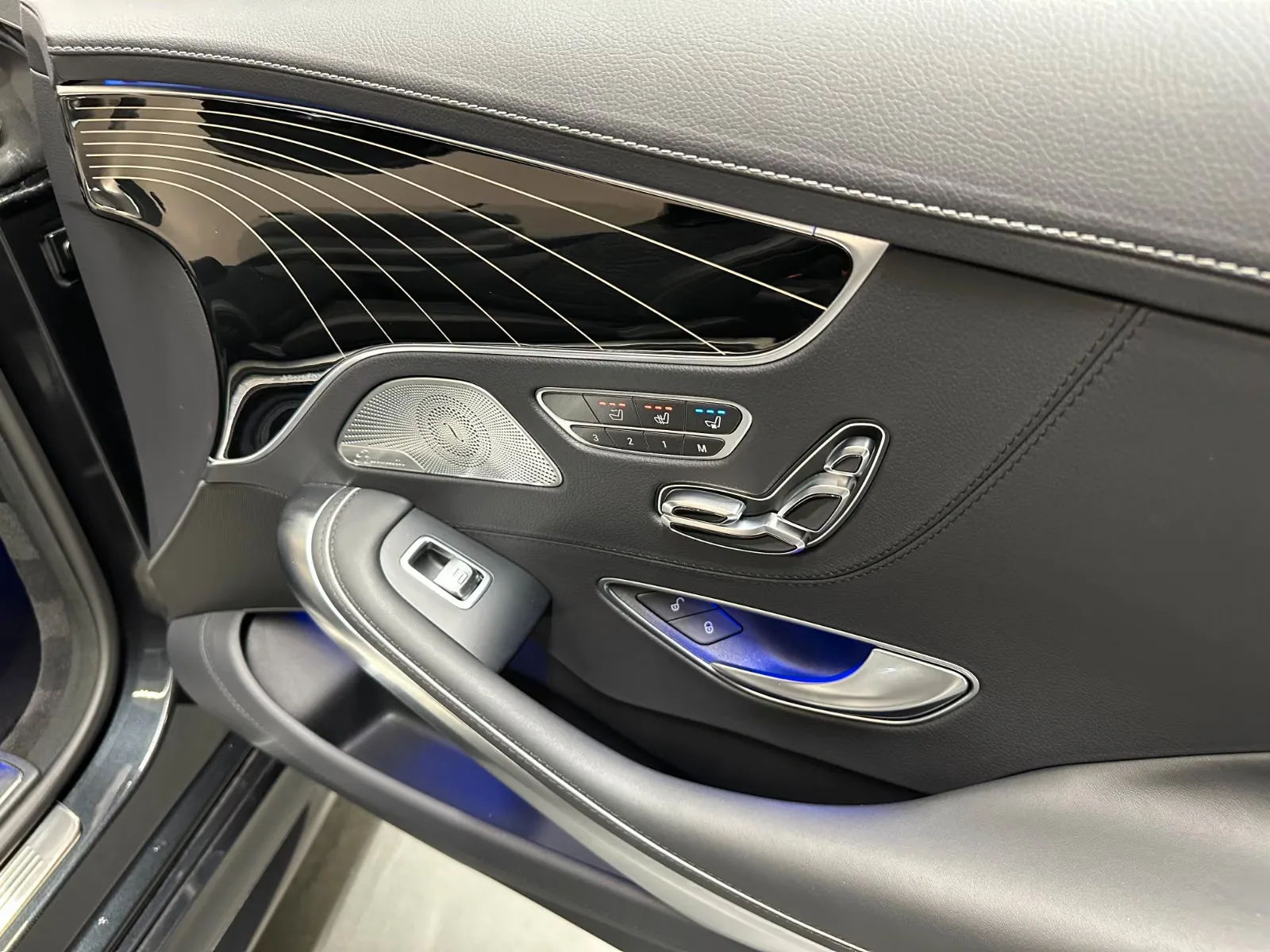 2019 Mercedes-Benz S 560 Cabriolet, AMG Line, 23/25