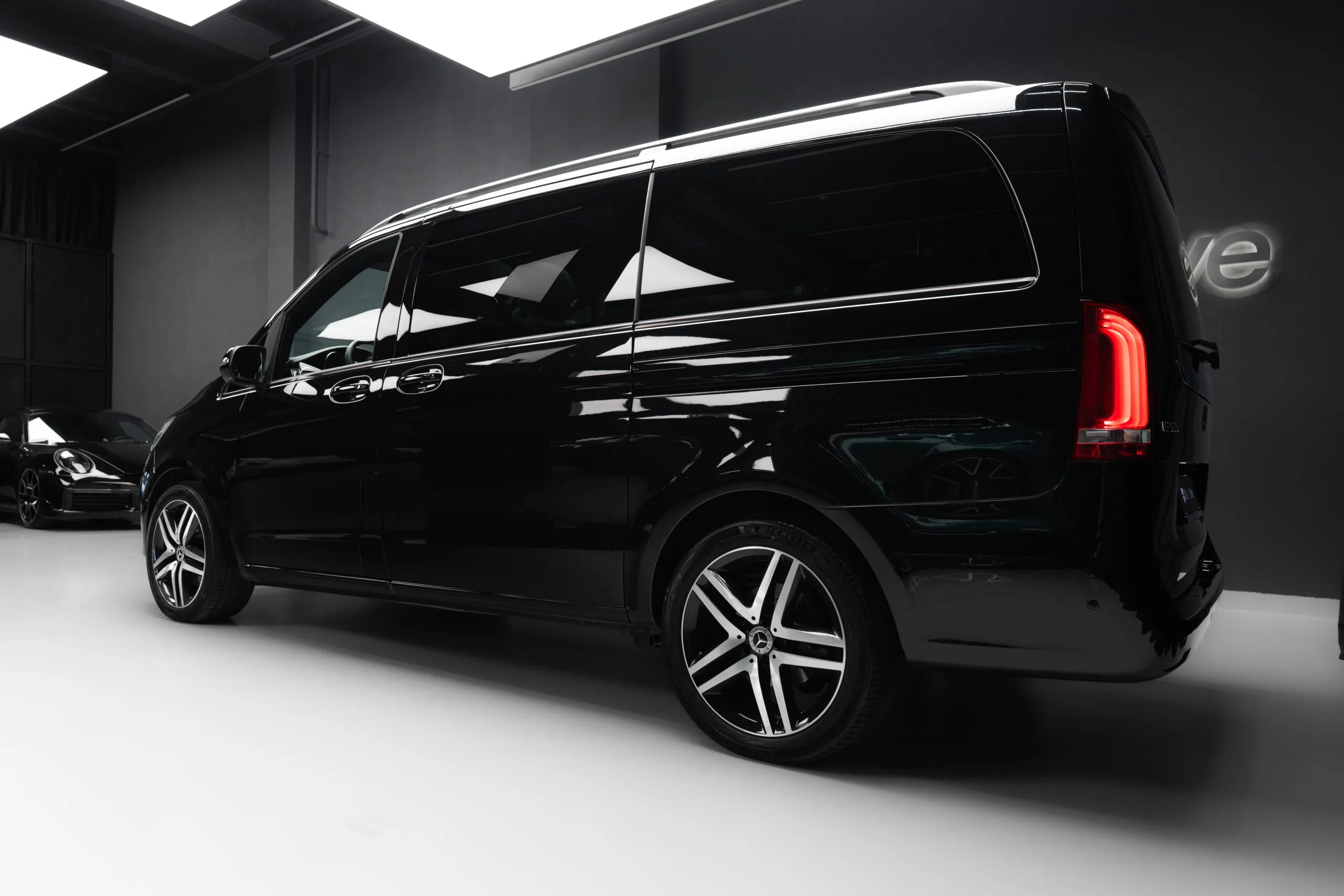2019 Mercedes-Benz V 250 d 4MATIC, 8/30
