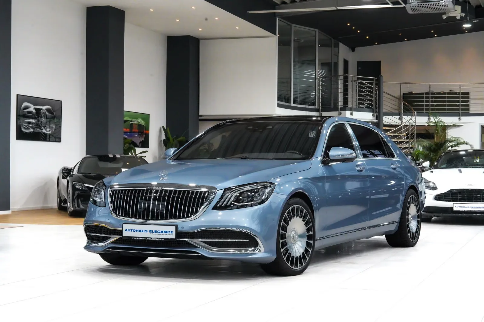 2019 Mercedes-Maybach S 560 en un concesionario especializado de Colonia, Alemania, foto principal