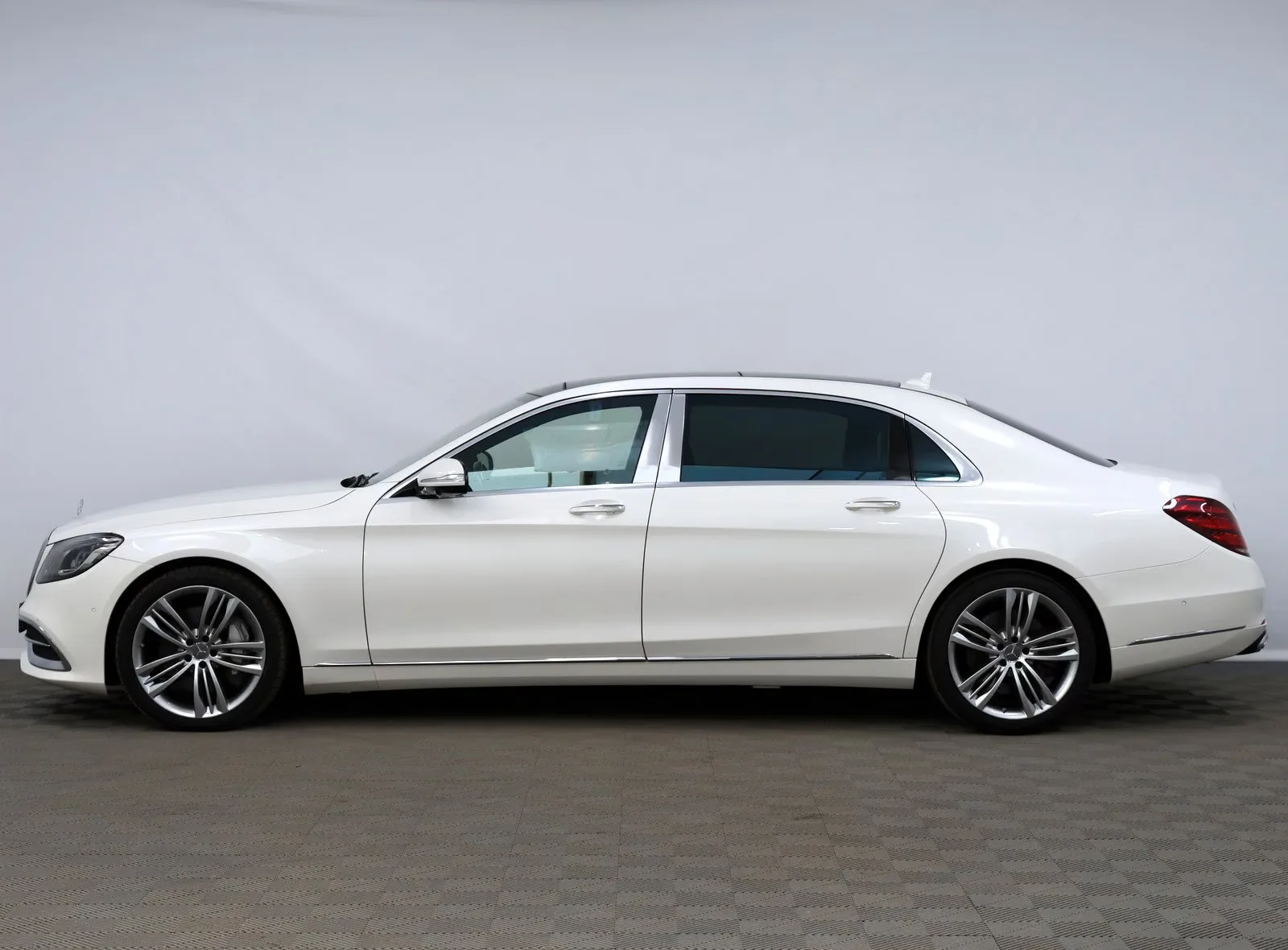 2019 Mercedes-Maybach S 560 4MATIC, 8/30