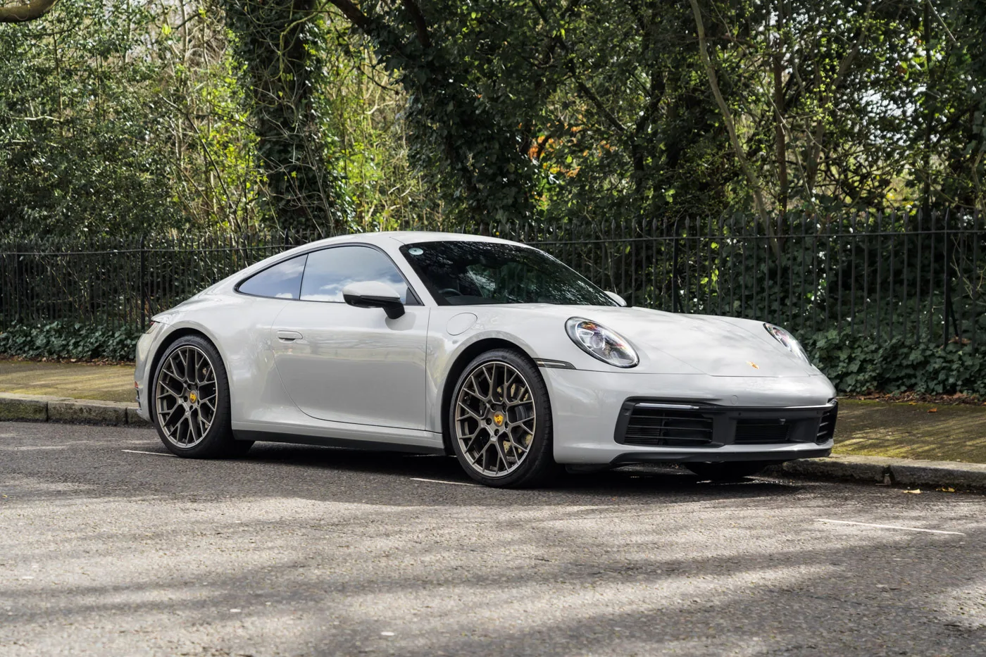 2019 Porsche 911 Carrera 4S offered by a specialist dealer in London, United Kingdom, main photo