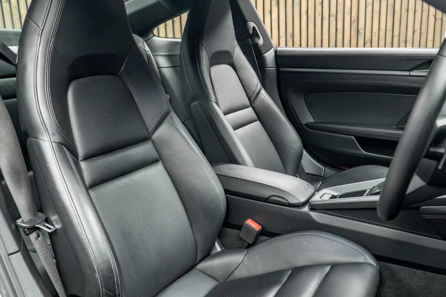 2019 Porsche 911 Carrera 4S, 2/30