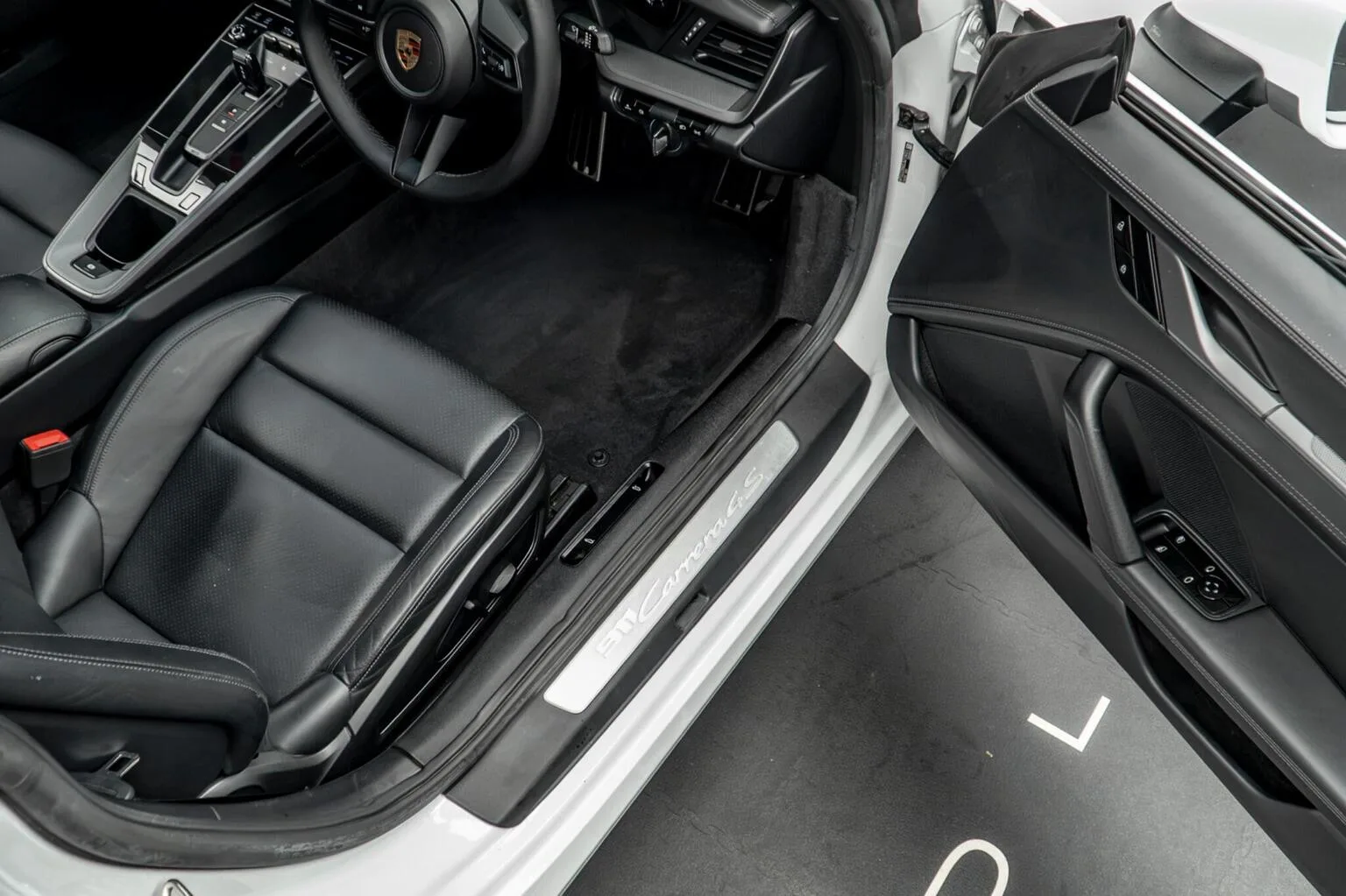 2019 Porsche 911 Carrera 4S, 28/30