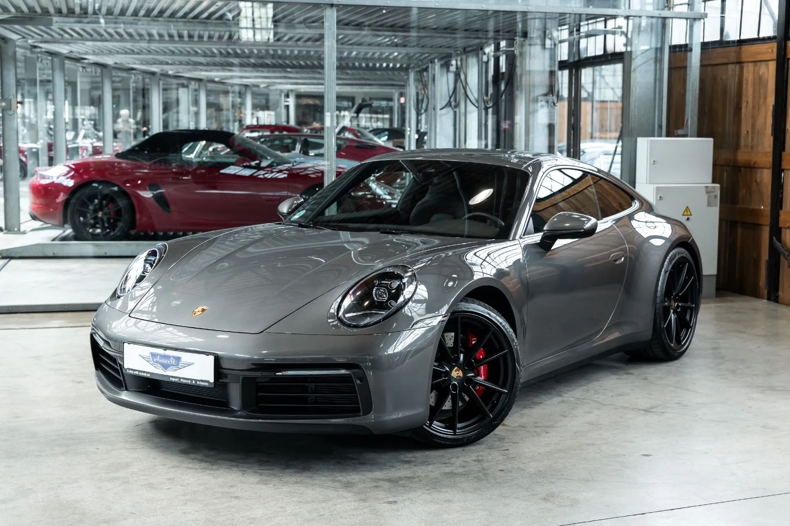 2019 Porsche 911 Carrera S angeboten von einem Fachhändler in Neuss, Deutschland, Hauptfoto