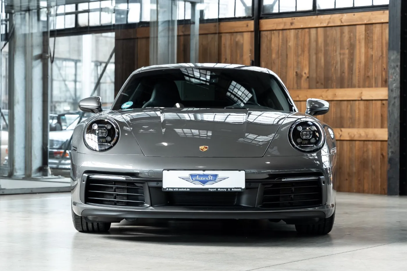 2019 Porsche 911 Carrera S offered by a specialist dealer in Neuss, Germany, photo 3 of 10