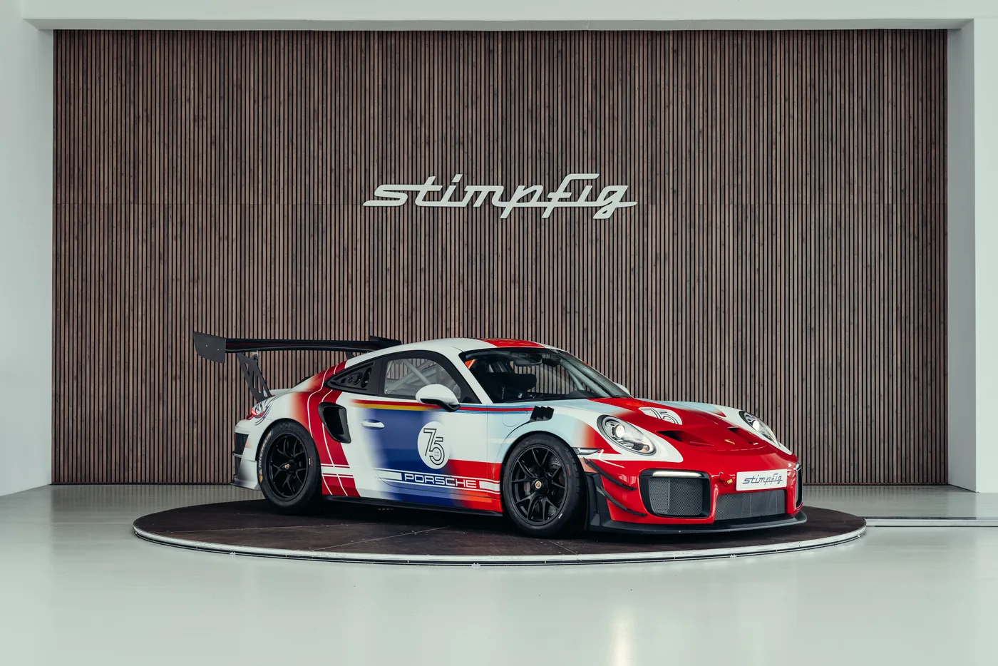 2019 Porsche 911 GT2 RS Clubsport LM offered by a collector car specialist in Stuttgart, Germany, photo 7 of 25