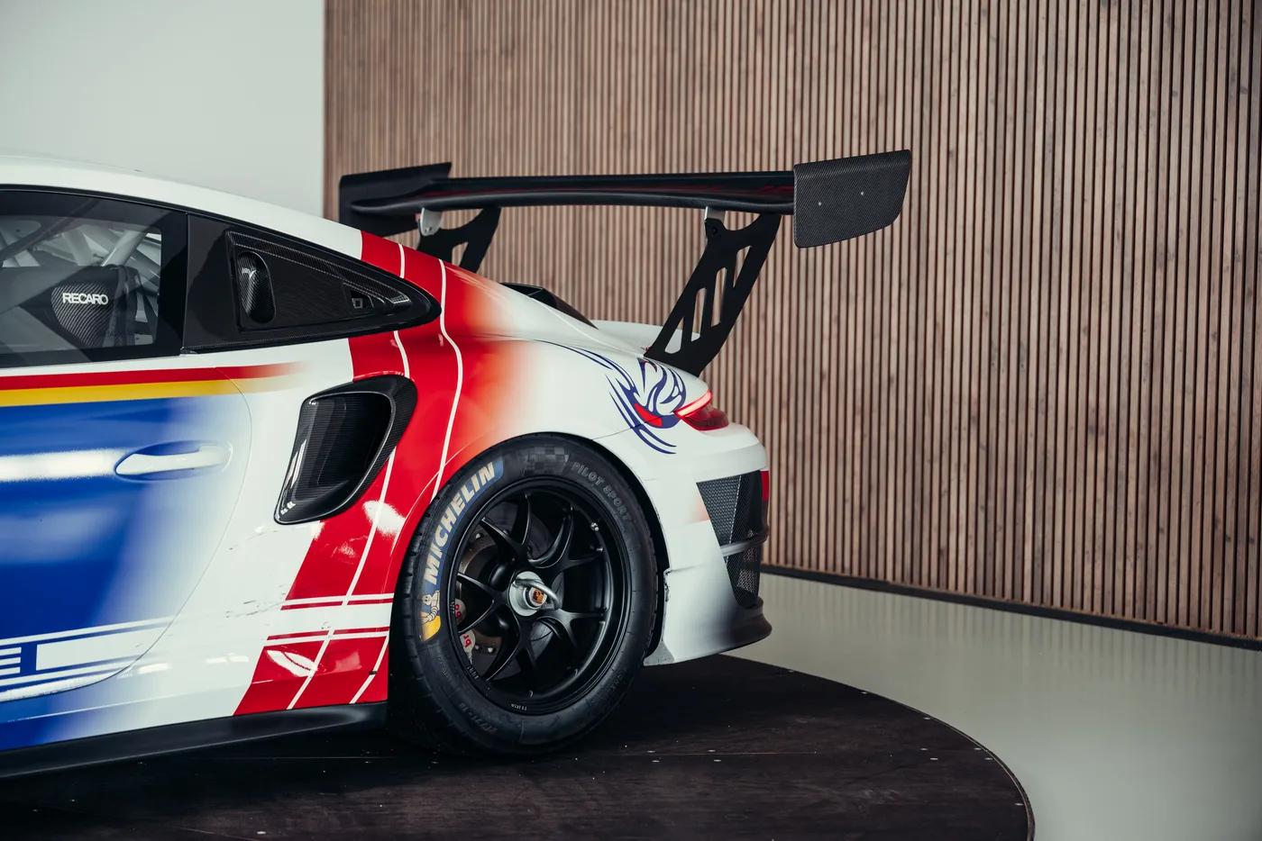 2019 Porsche 911 GT2 RS Clubsport LM offered by a collector car specialist in Stuttgart, Germany, photo 12 of 25