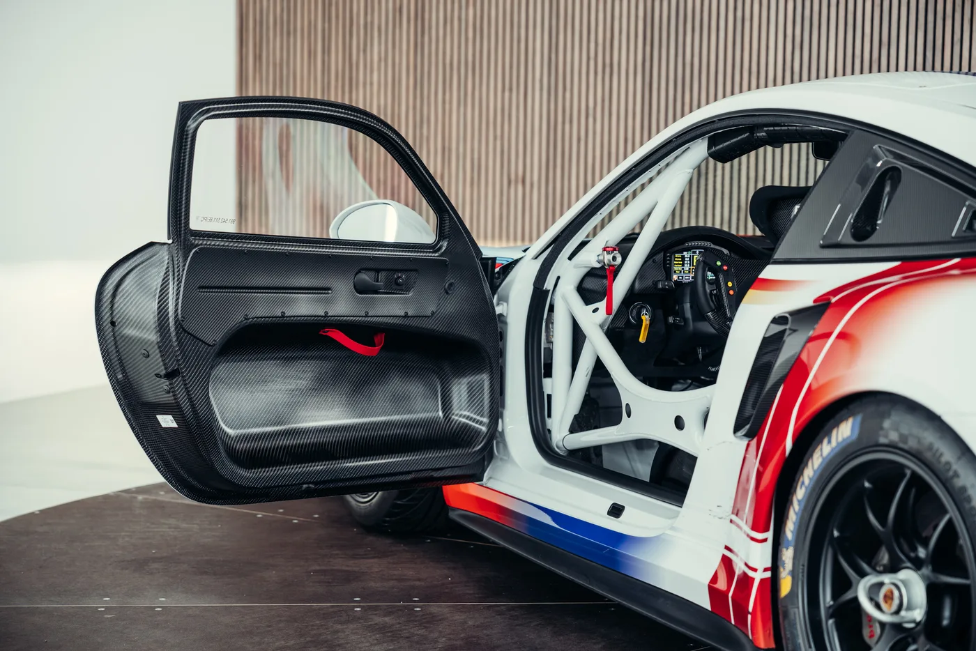 2019 Porsche 911 GT2 RS Clubsport LM offered by a collector car specialist in Stuttgart, Germany, photo 18 of 25