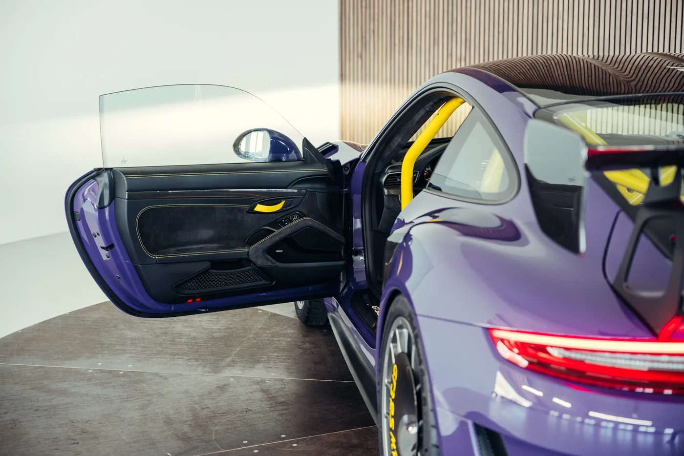 2019 Porsche 911 GT3 RS angeboten von einem Oldtimerspezialisten in Stuttgart, Deutschland, Foto 20 von 25