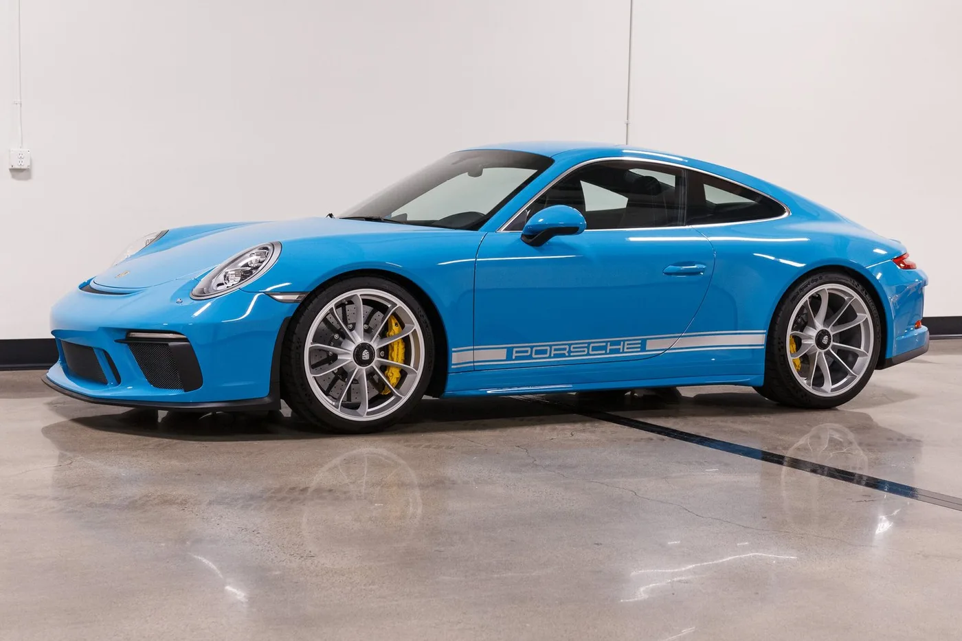 2019 Porsche 911 GT3 Touring verkauft von einem Fachhändler in Costa Mesa, Vereinigte Staaten, Foto 5 von 15
