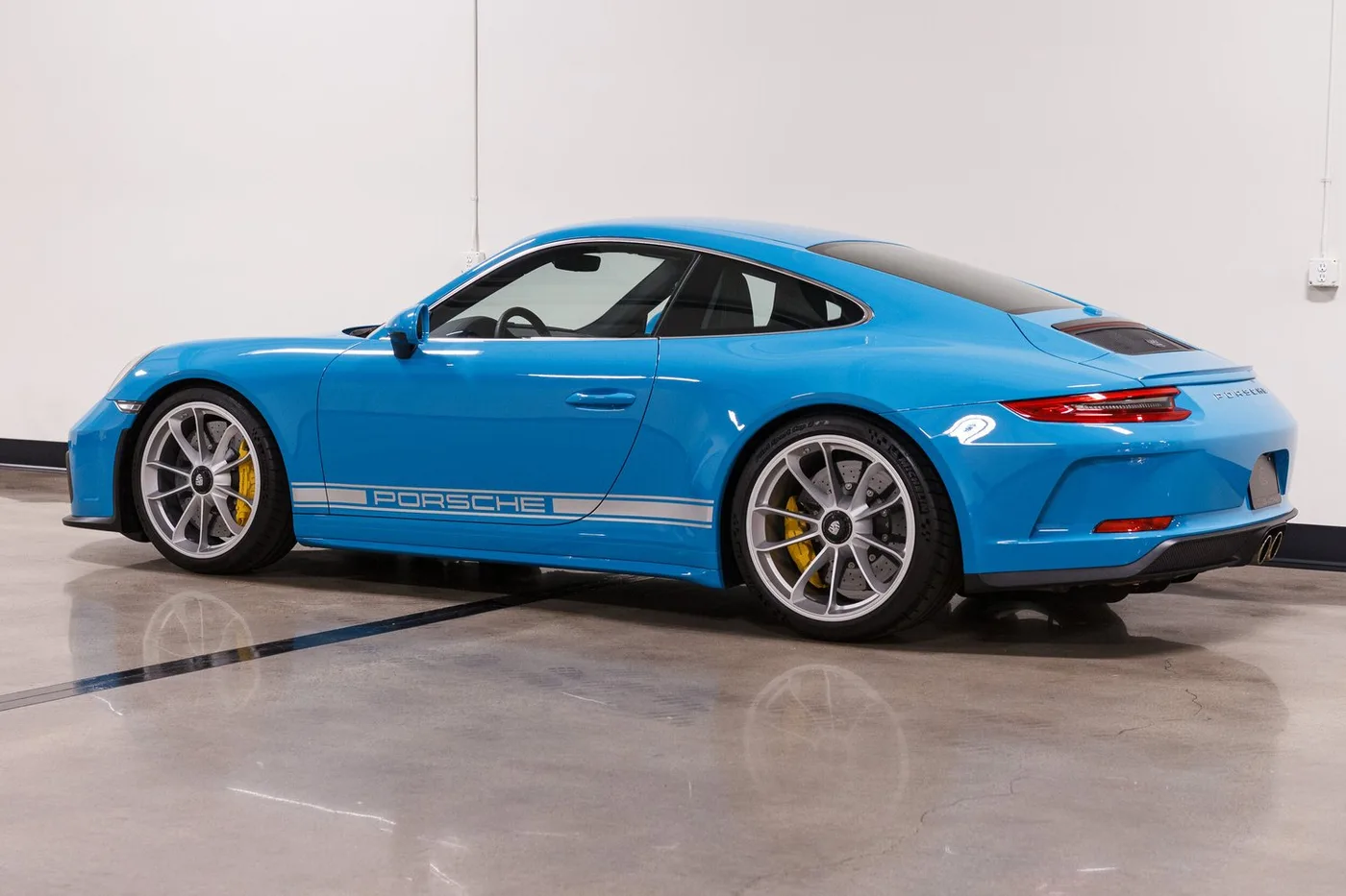 2019 Porsche 911 GT3 Touring verkauft von einem Fachhändler in Costa Mesa, Vereinigte Staaten, Foto 7 von 15