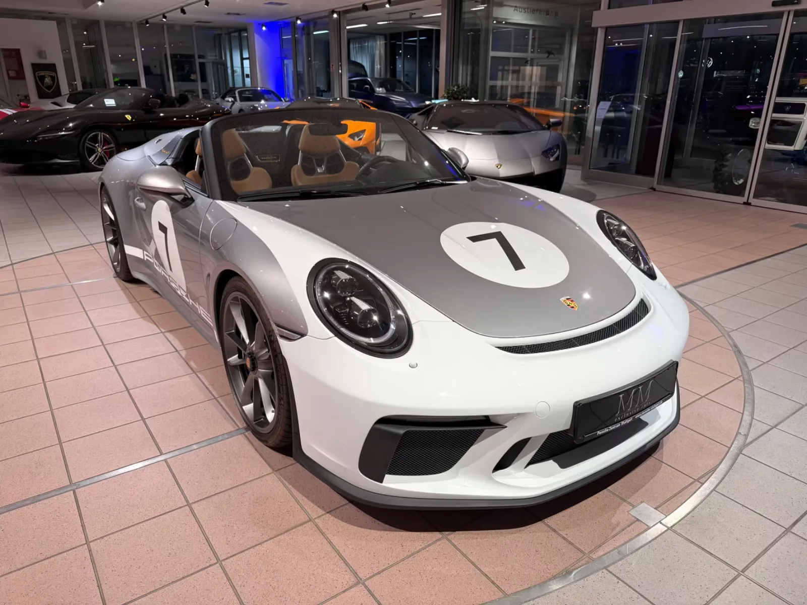 2019 Porsche 911 Speedster proposée par un concessionnaire spécialisé à Hannover, Allemagne, photo principale