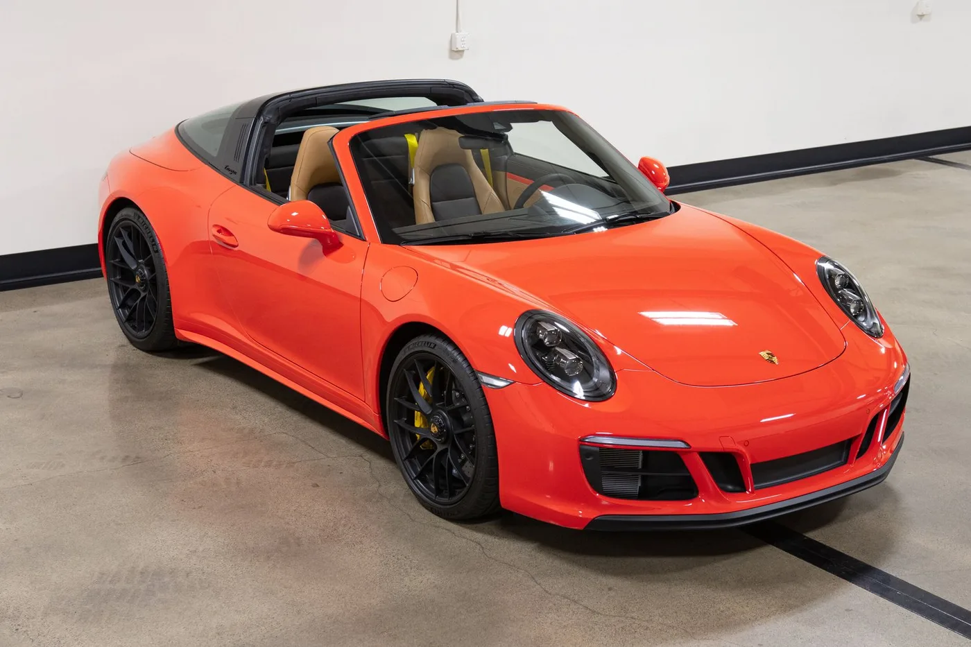 2019 Porsche 911 Targa 4 GTS verkauft von einem Fachhändler in Costa Mesa, Vereinigte Staaten, Foto 11 von 15